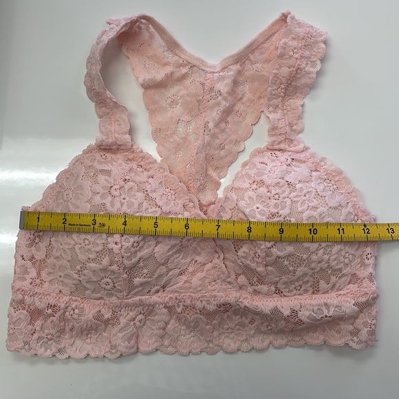 Pink Flower Lace Bralette w/ Removable Bra Pads - Picture 5 of 9